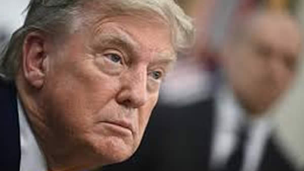 Donald Trump Pushes Iran Talks While Facing Pressure at Home and Abroad
