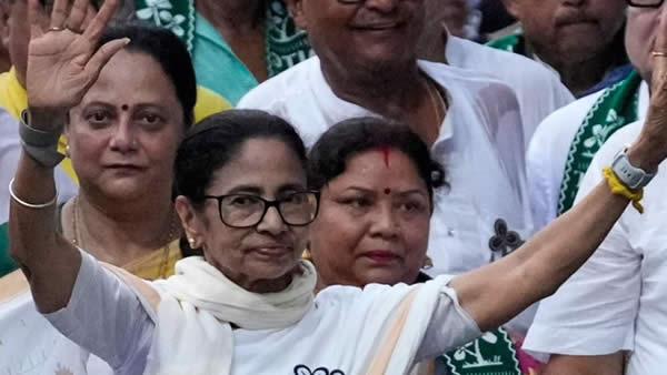 Mamata Banerjee Warns BJP Ahead of Phase 2 Polls as Bengal Witnesses Record Voter Turnout